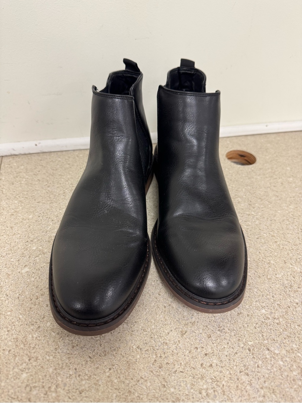 Men's Black Leather Chukka Boots - Sleek Slip-On Style